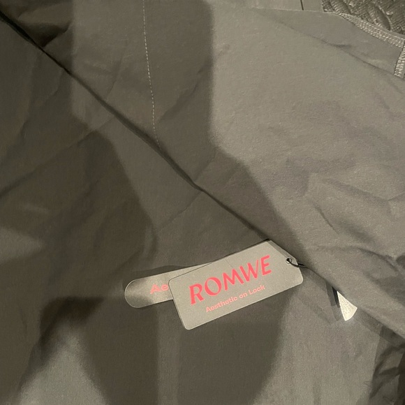 ROMWE Black Jacket - Picture 2 of 2